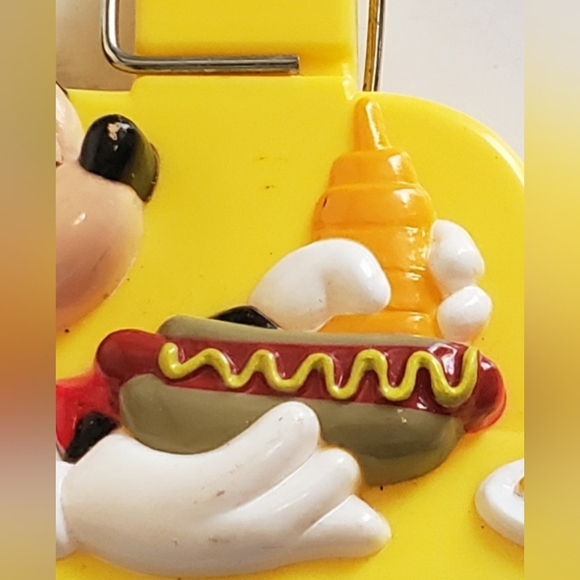Vintage 1990 Disney 3D Chef Mickey Mouse Hot Dog Food Yellow Bag Picnic Clip - Picture 2 of 8